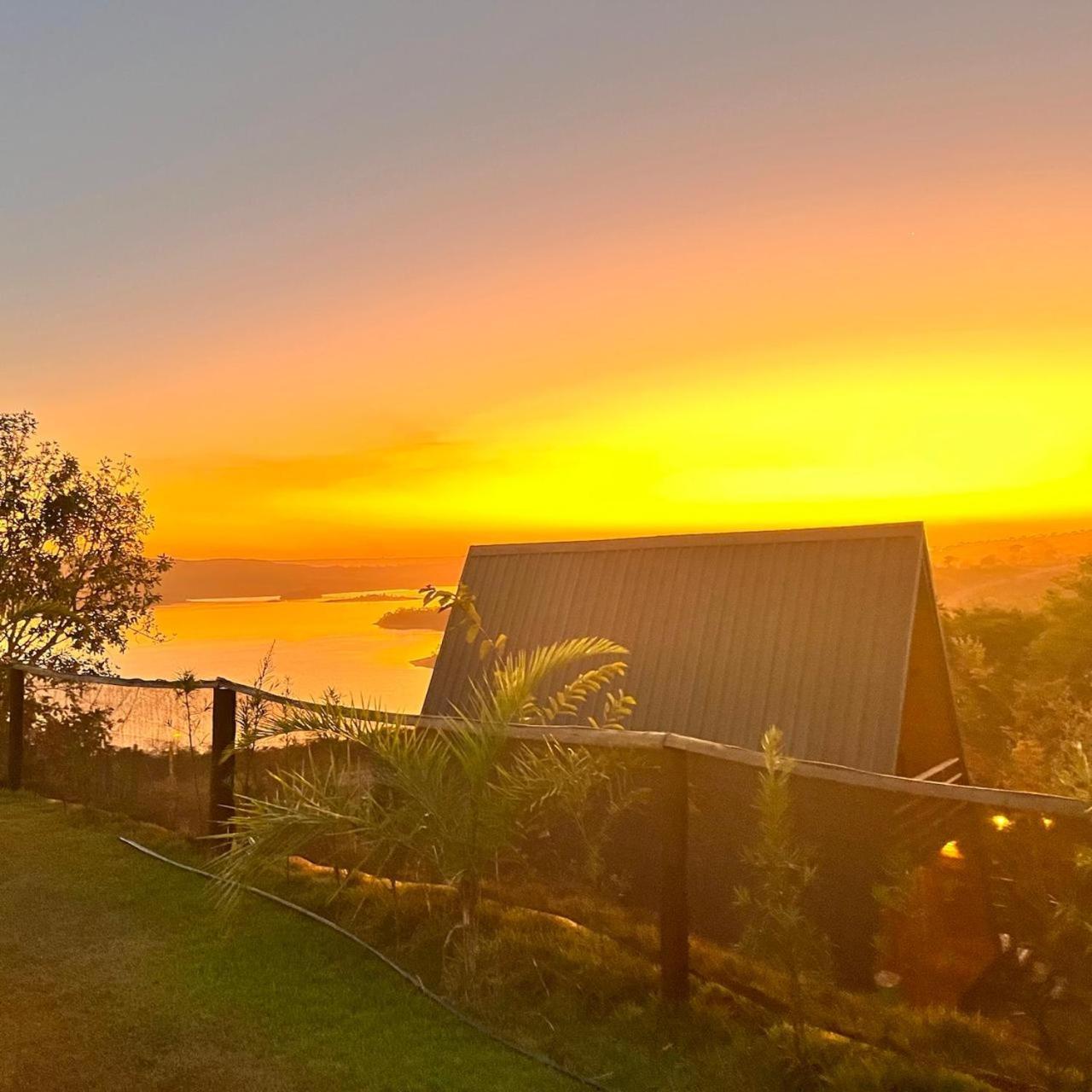 Chale Recanto - Ofuro, Banheira, Vista, Cachoeira E Lago Alexania Buitenkant foto